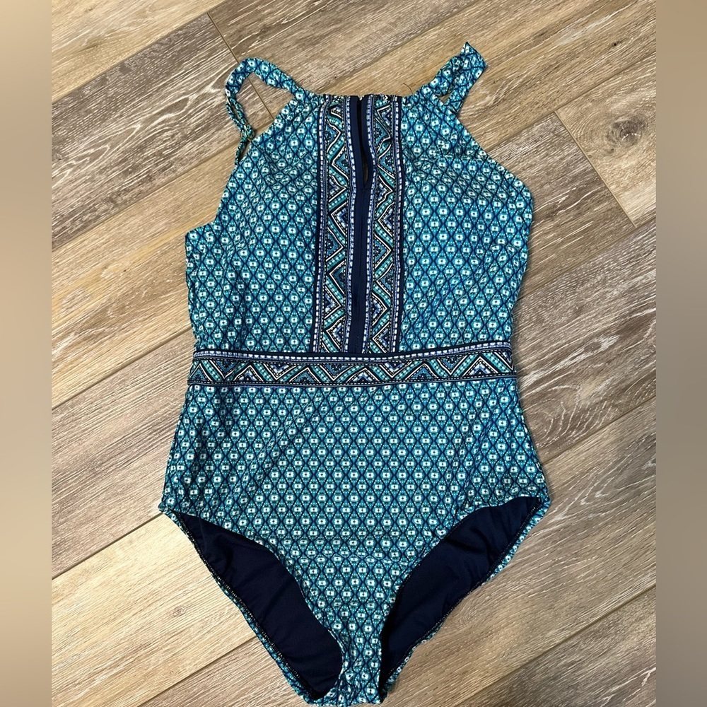 #4) Jantzen one piece swimsuit self cups. New condition.